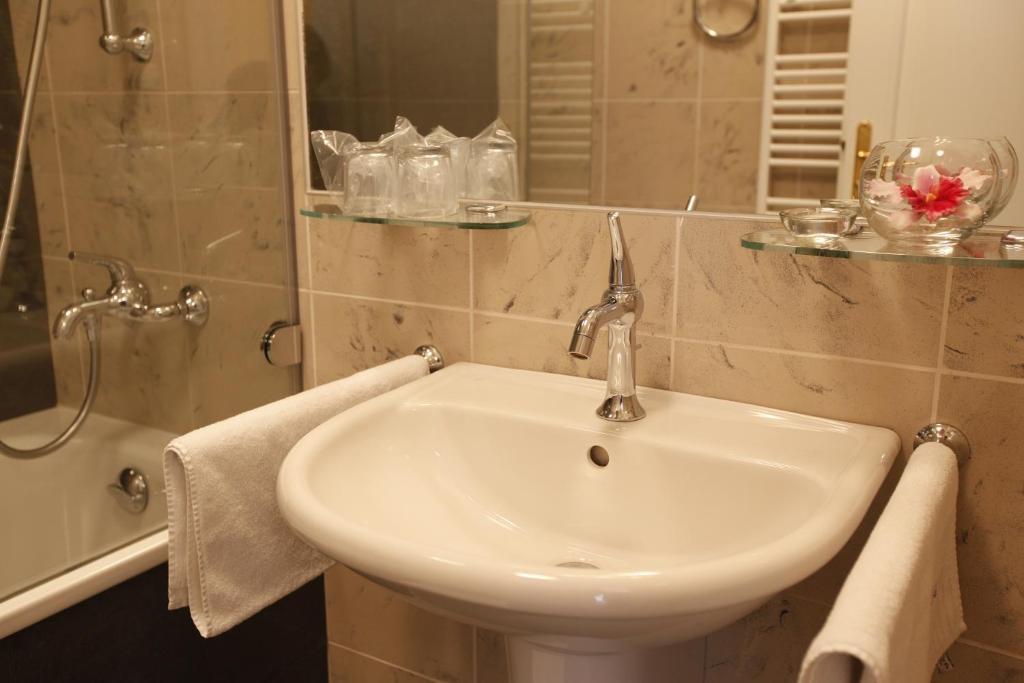 Hotel Sandor Pavillon Piest'any Quarto foto